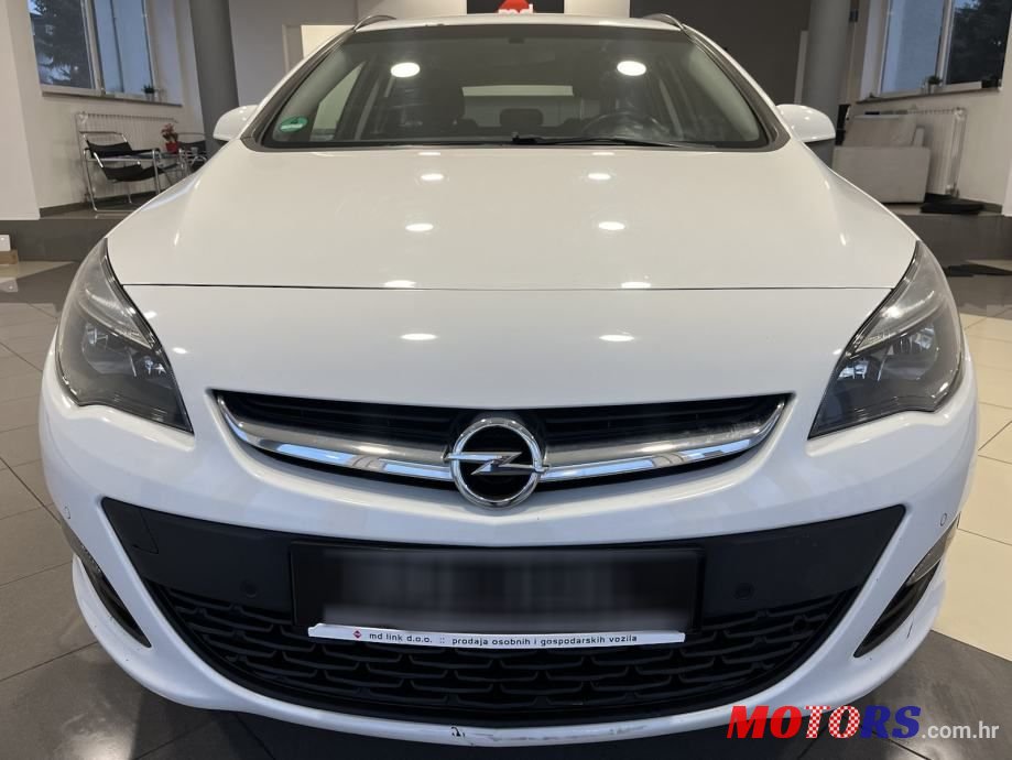 2014' Opel Astra Karavan photo #2