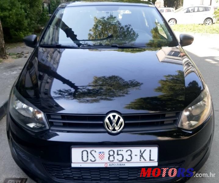 2011' Volkswagen Polo photo #1