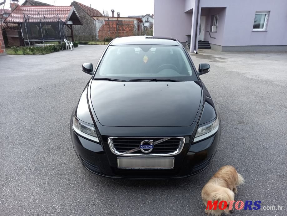 2011' Volvo V50 D2 photo #3