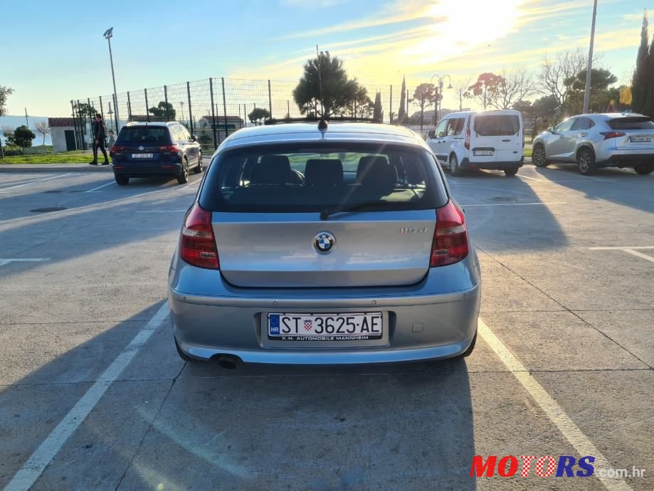 2010' BMW Serija 1 116D photo #4