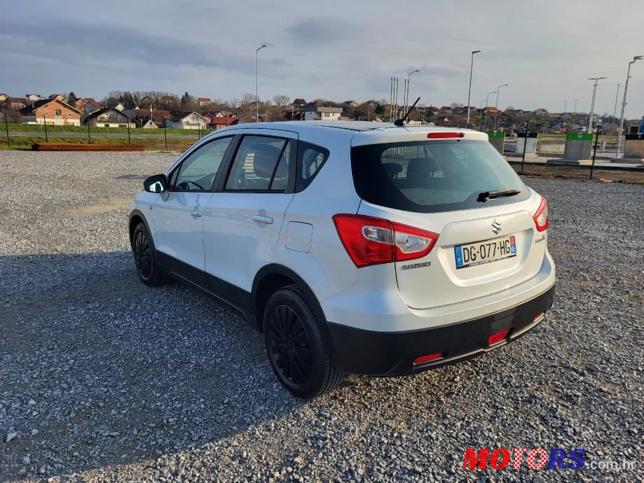 2014' Suzuki SX4 S-Cross photo #5