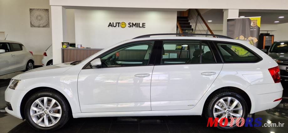 2018' Skoda Octavia Combi photo #2