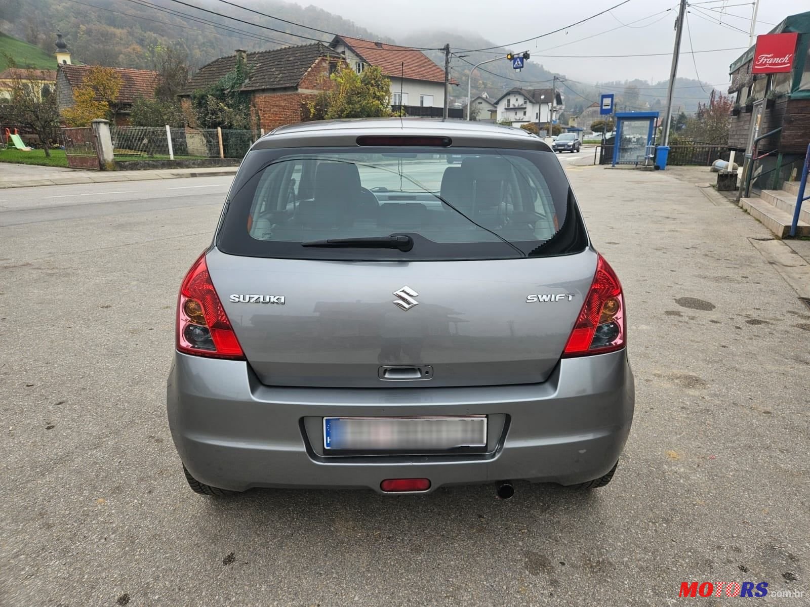 2010' Suzuki Swift 1,3 photo #5