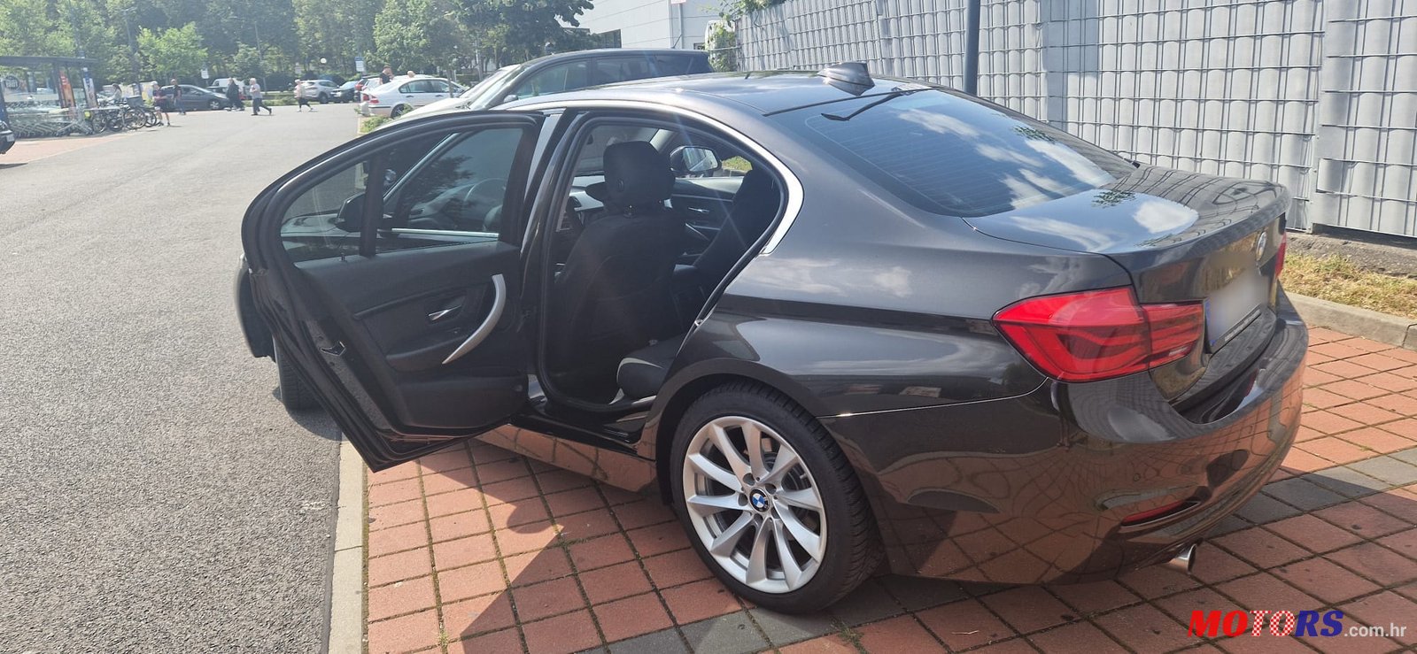 2017' BMW 318 Zatamnjena stakla photo #7