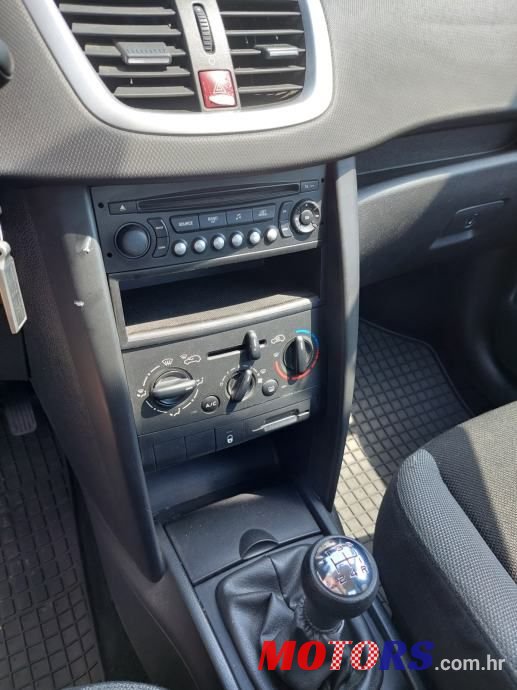 2006' Peugeot 207 1,4 16V photo #2