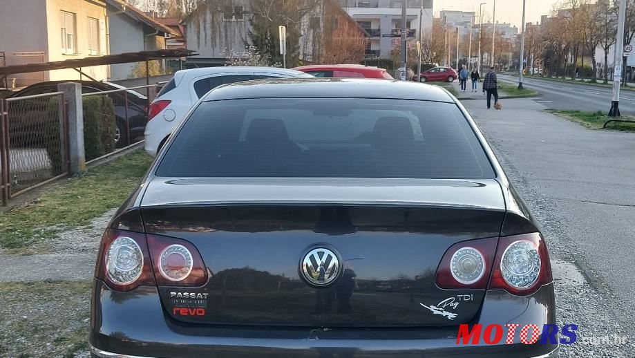 2010' Volkswagen Passat 2,0 Tdi photo #3