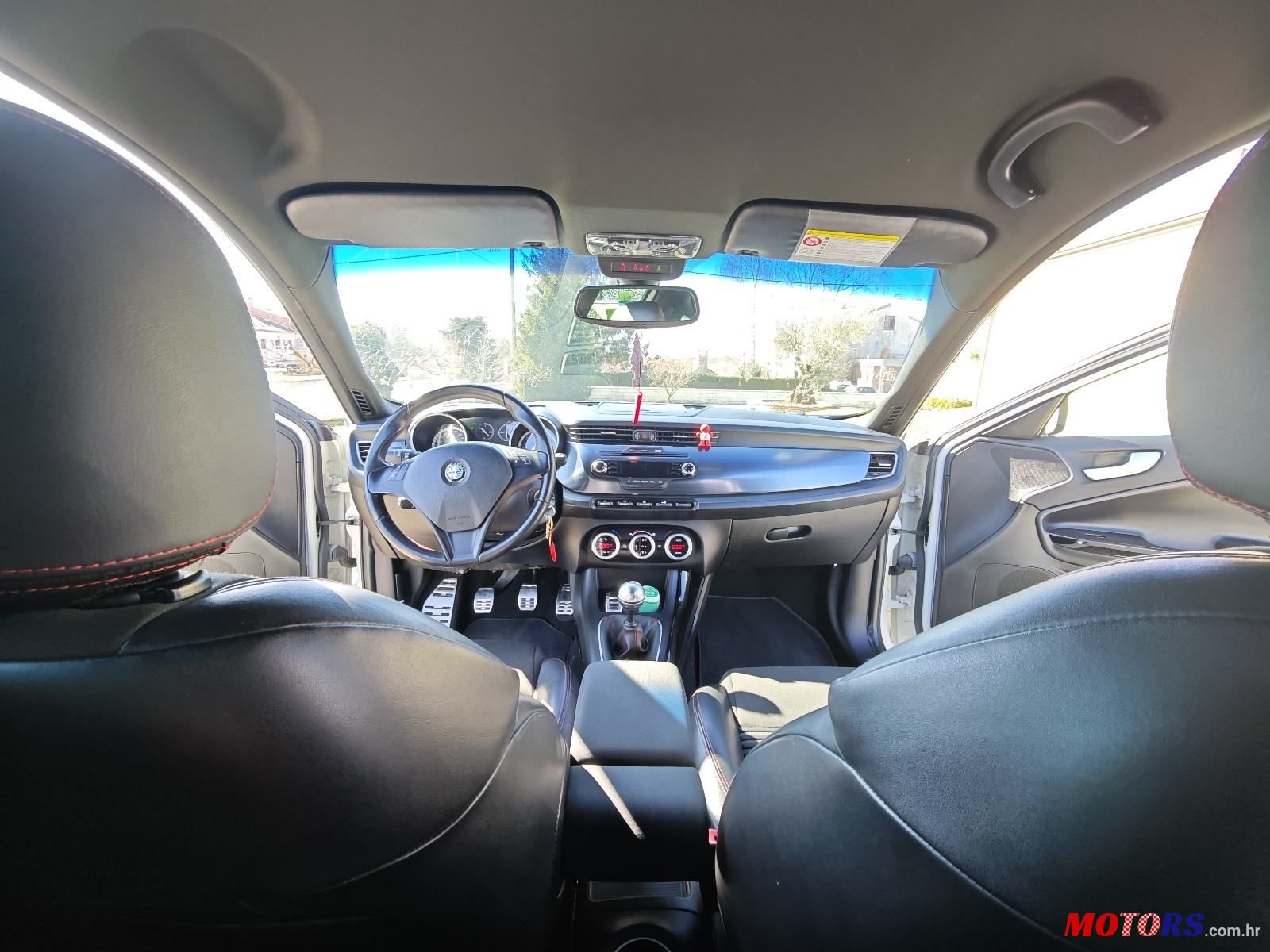 2011' Alfa Romeo Giulietta 2,0 D. N. A photo #4