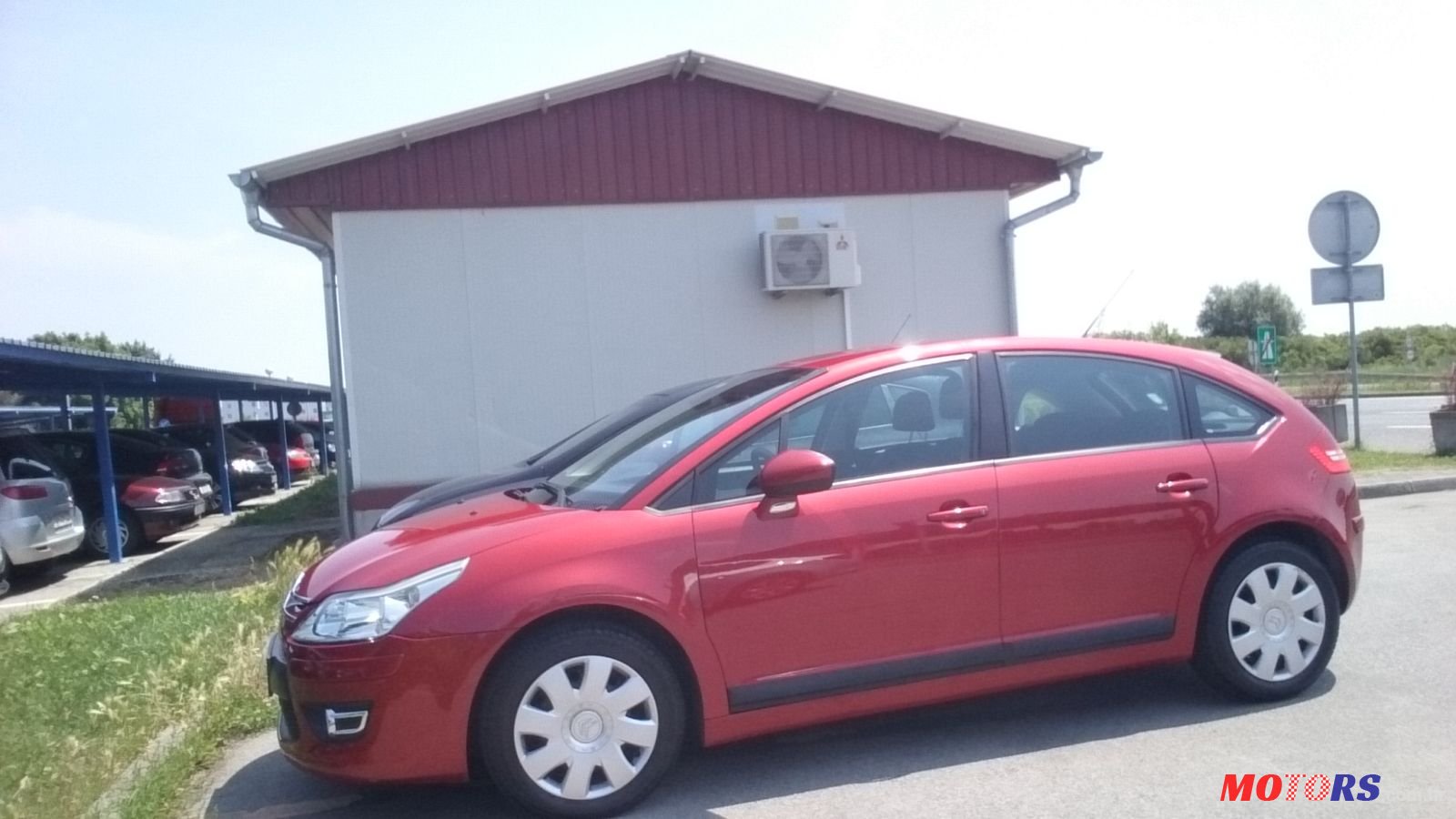 2011' Citroen C4 photo #1