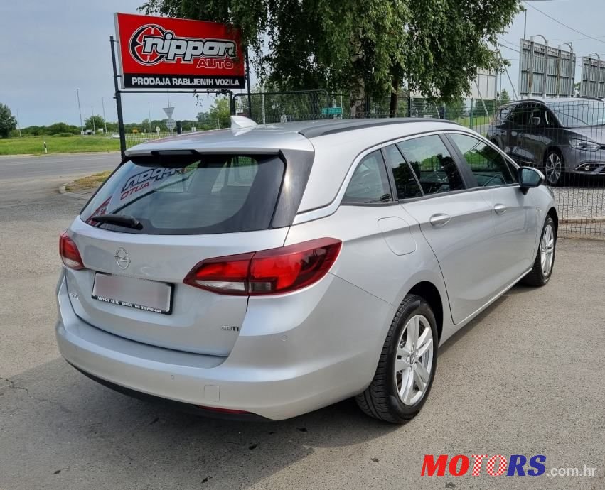 2017' Opel Astra Karavan photo #6