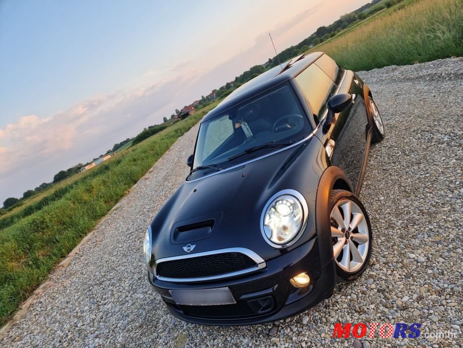 2014' MINI Cooper Sd photo #3