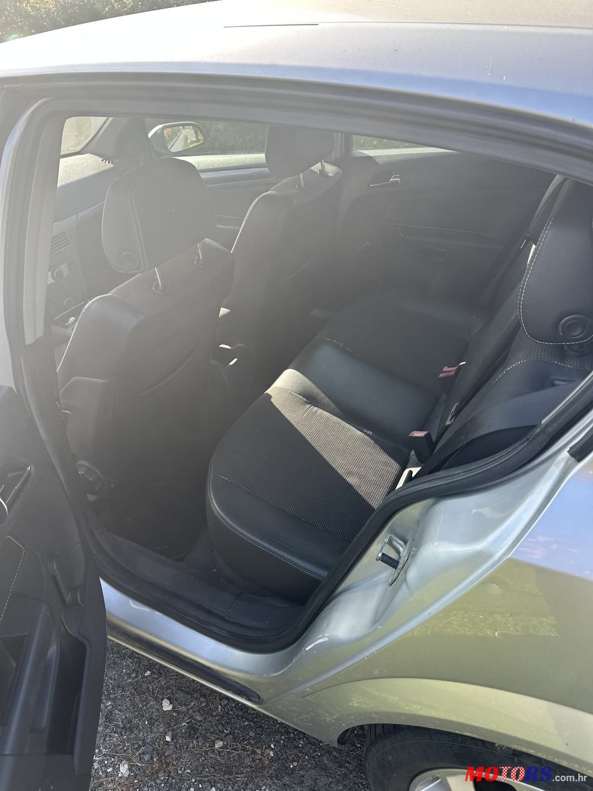 2005' Opel Astra 1,7 Cdti photo #2