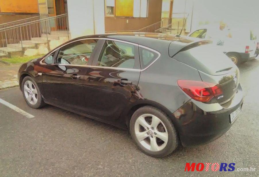 2010' Opel Astra 1,7 Cdti Sport photo #2