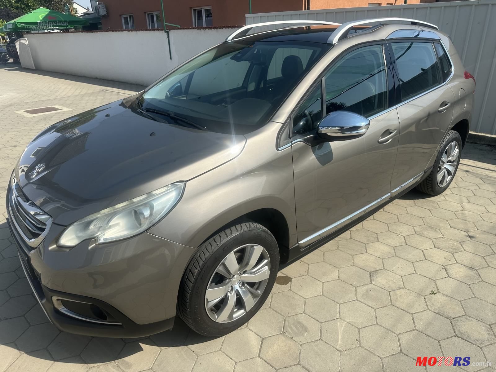 2014' Peugeot 2008 1,2 photo #1