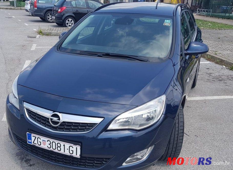 2012' Opel Astra 1,7 Cdti photo #1