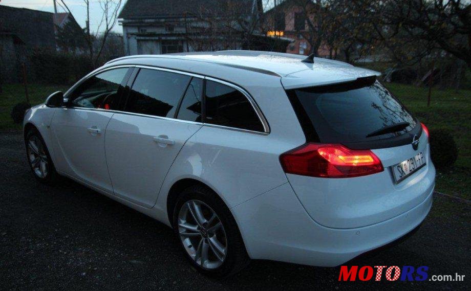 2012' Opel Insignia Karavan 2.0 Cdti photo #1