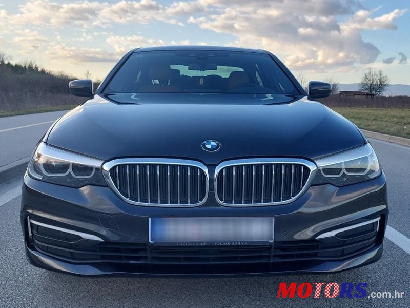 2017' BMW Serija 5 520D photo #2