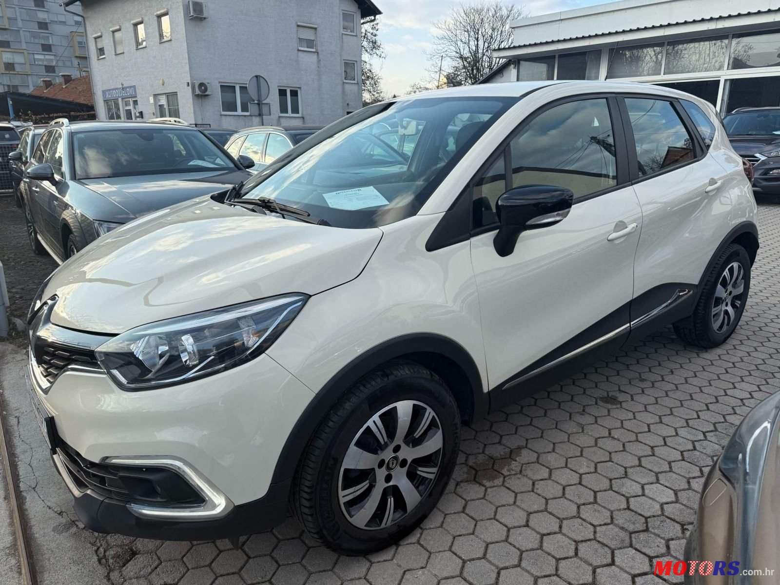 2019' Renault Captur Tce photo #2