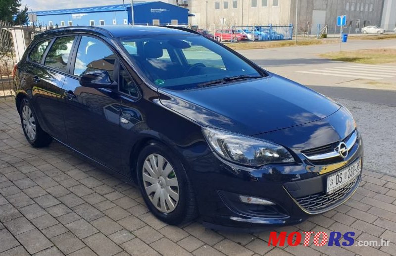 2016' Opel Astra Karavan photo #3