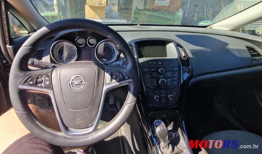 2015' Opel Astra Karavan photo #5