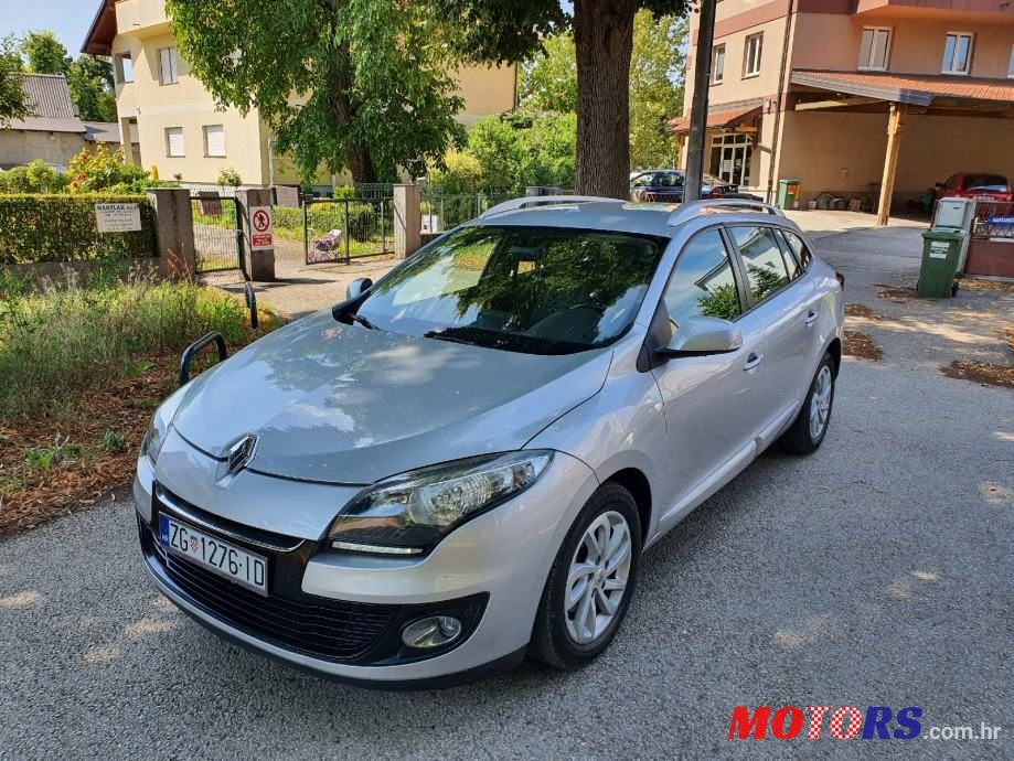 2013' Renault Megane Grandtour photo #1