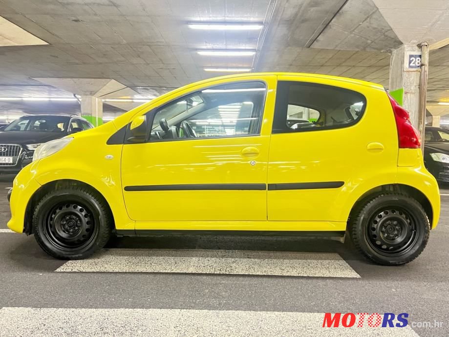 2008' Peugeot 107 1,0 Trendy photo #6