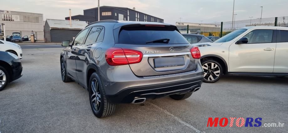 2014' Mercedes-Benz GLA 200 Cdi photo #4