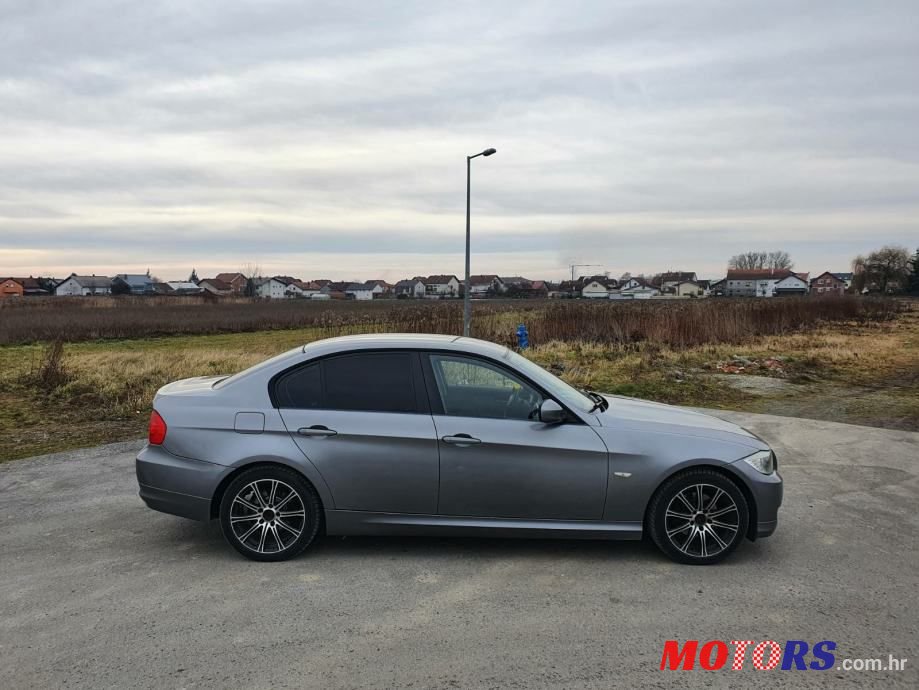 2010' BMW Serija 3 316D photo #4