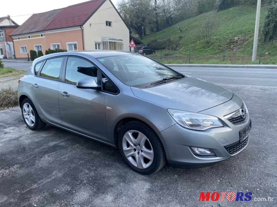 2011' Opel Astra 1,7 Cdti photo #4