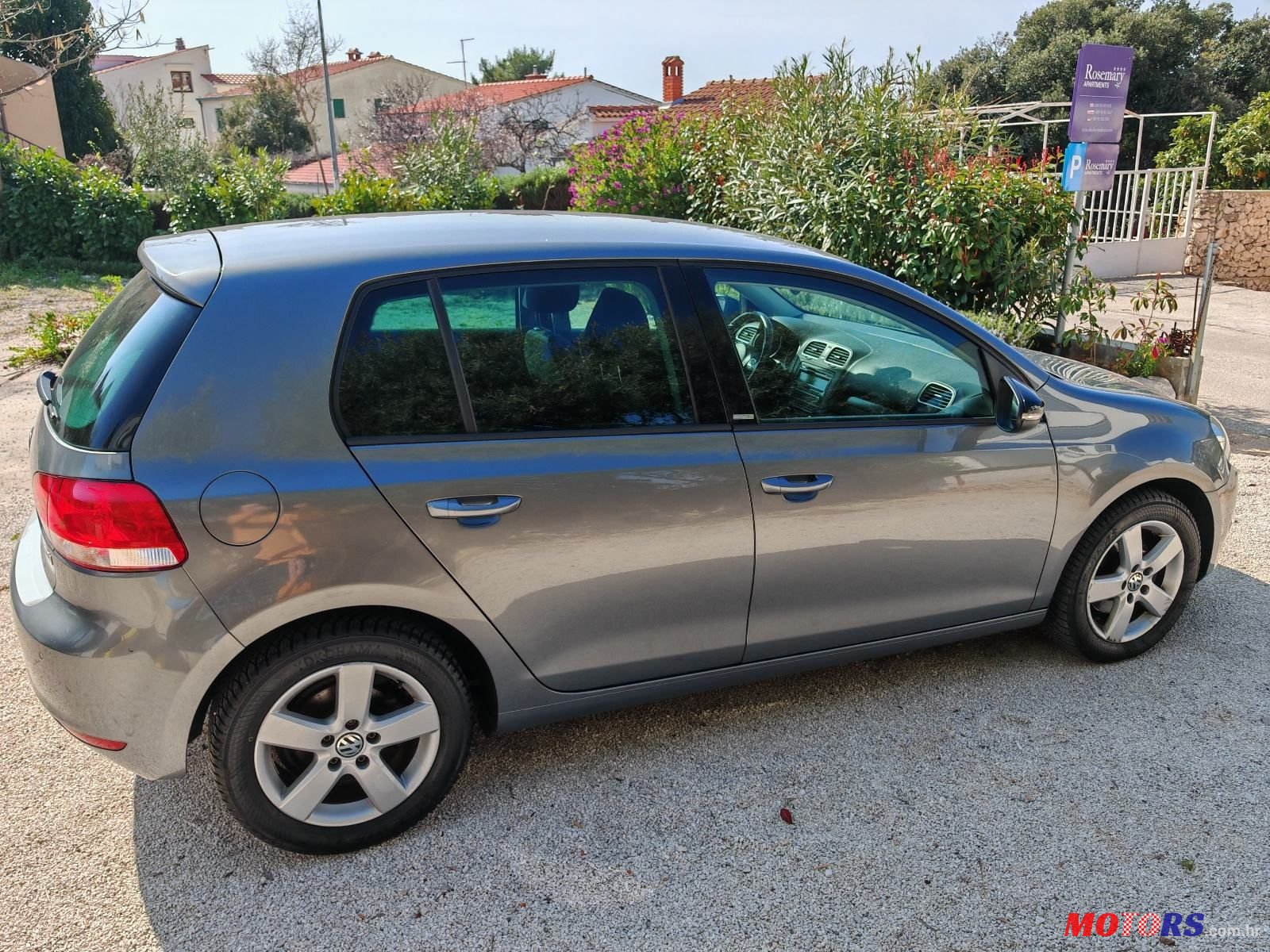2011' Volkswagen Golf VI 1,6 Tdi photo #3