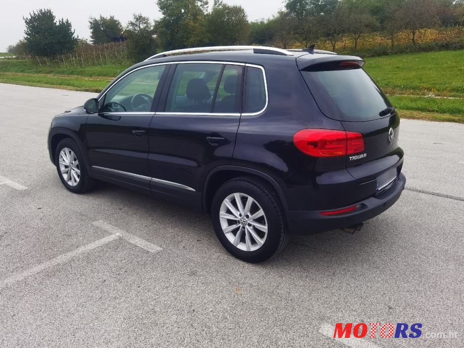 2015' Volkswagen Tiguan 2,0 Tdi Bmt photo #3