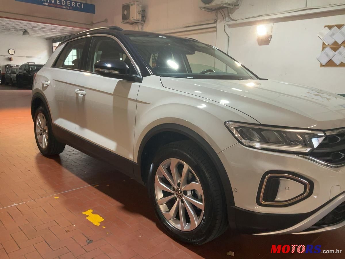 2022' Volkswagen T-Roc 1,5 Tsi photo #2