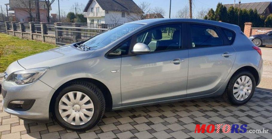 2015' Opel Astra 1,6 Cdti photo #1