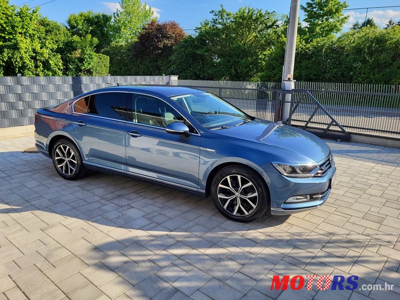 2016' Volkswagen Passat photo #1