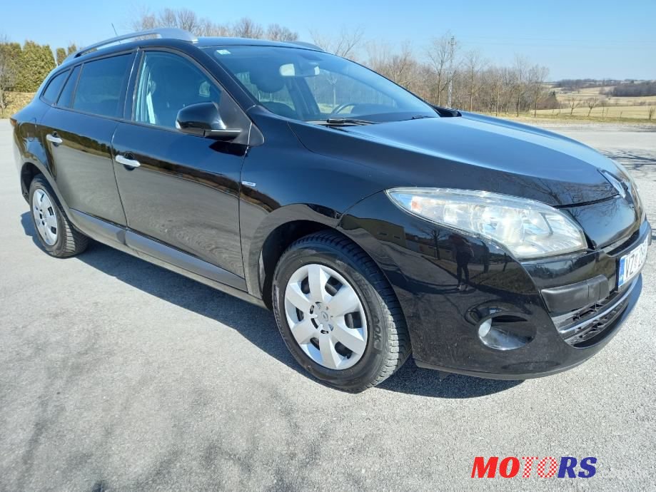 2011' Renault Megane Grandtour photo #4