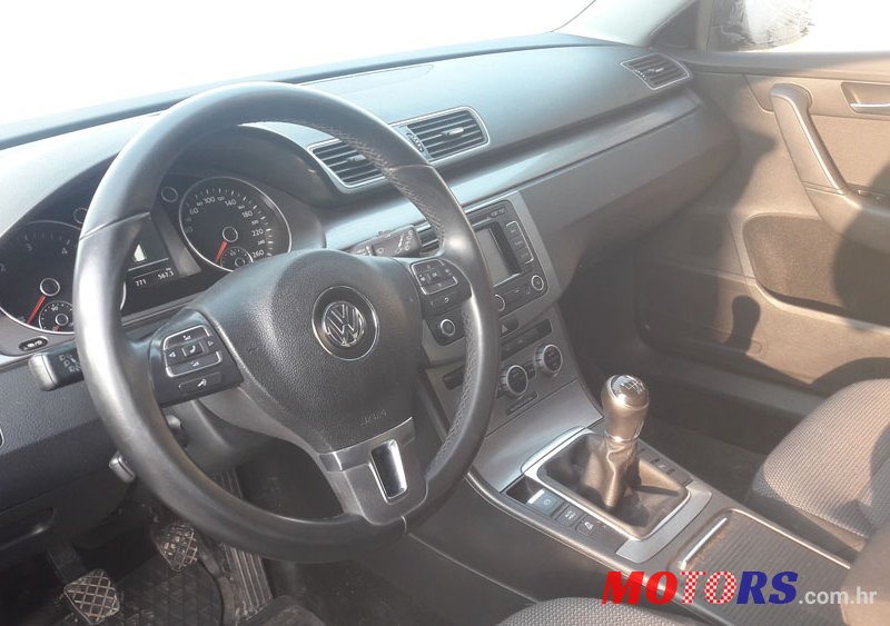 2014' Volkswagen Passat B7 1.6 TDI COMFORTLINE, BMT photo #5