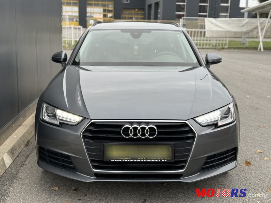2017' Audi A4 Avant photo #2
