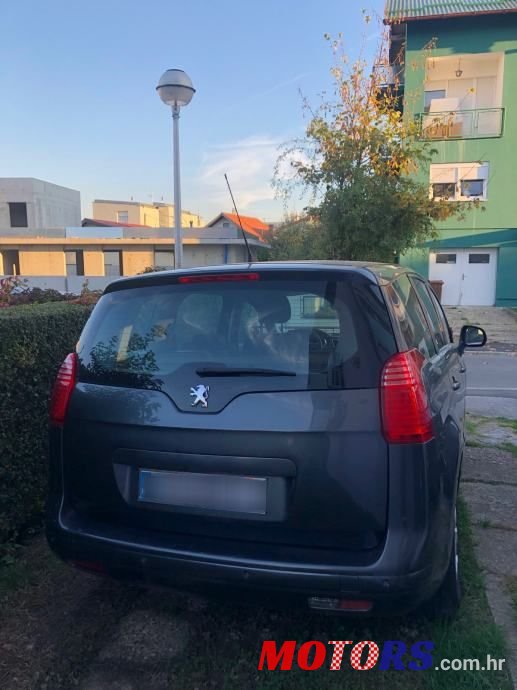 2010' Peugeot 5008 1,6 Hdi photo #2