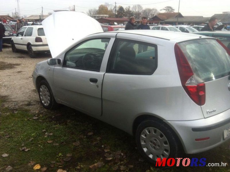 2009' Fiat Punto 1,2 photo #2