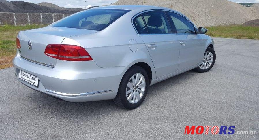 2011' Volkswagen Passat 1,6 Tdi Bmt photo #1