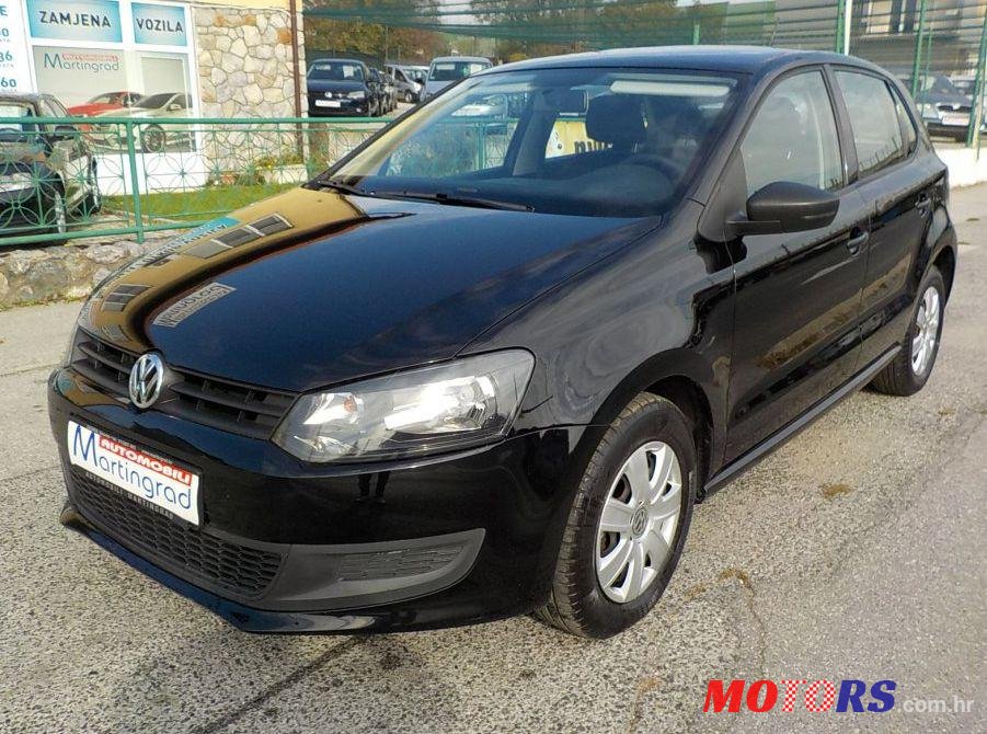 2011' Volkswagen Polo photo #1
