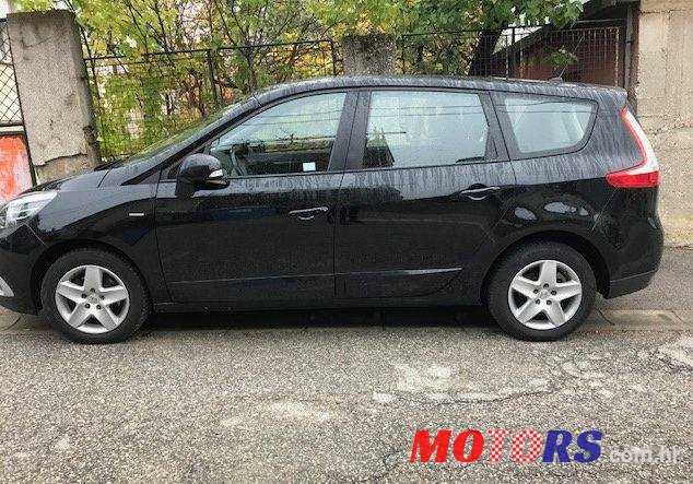 2015' Renault Grand Scenic Dci photo #1