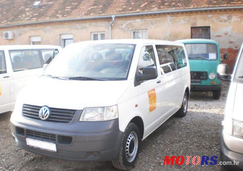 2007' Volkswagen Caravelle 1,9 Tdi Kmr photo #1