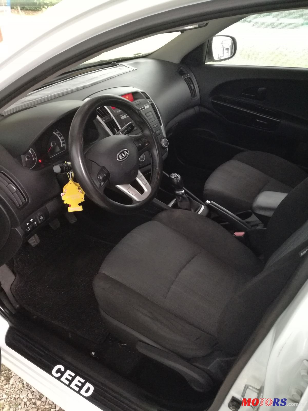 2011' Kia Ceed 1.4LX photo #2