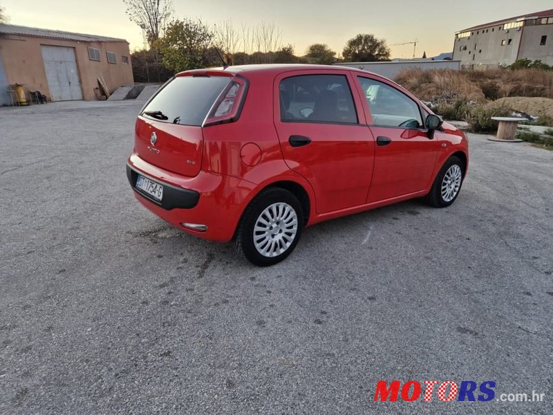 2010' Fiat Grande Punto photo #5