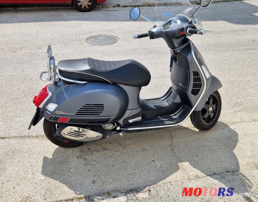 2018' Piaggio GTS 300 photo #1