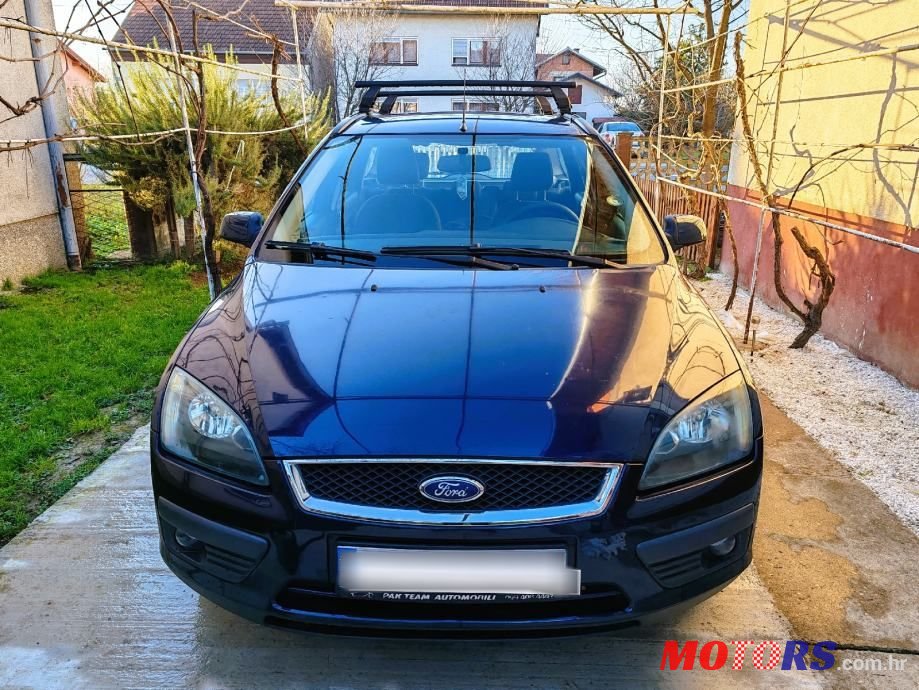 2005' Ford Focus Karavan photo #3