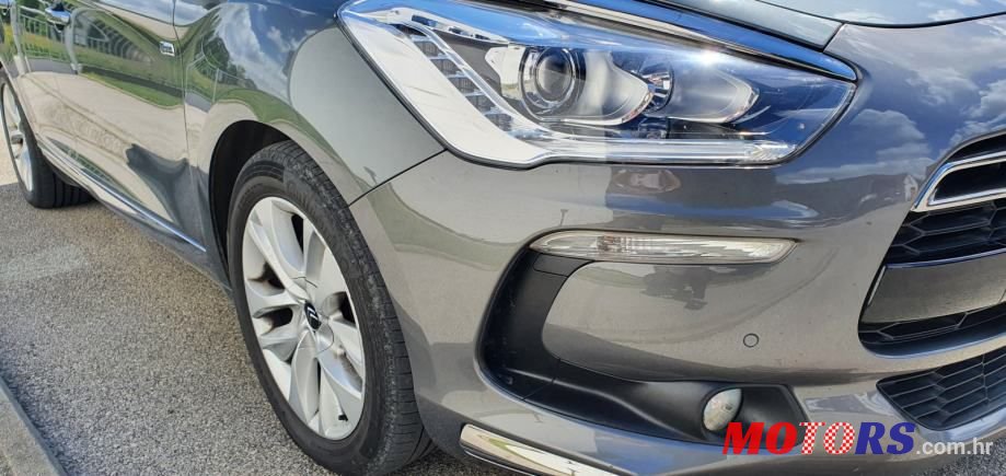 2013' Citroen DS5 Sport photo #1