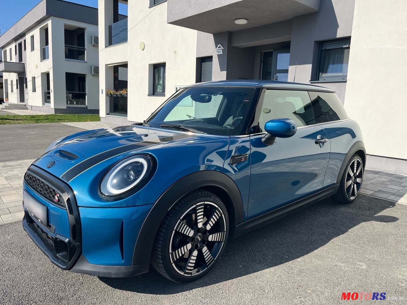 2022' MINI Cooper S photo #1