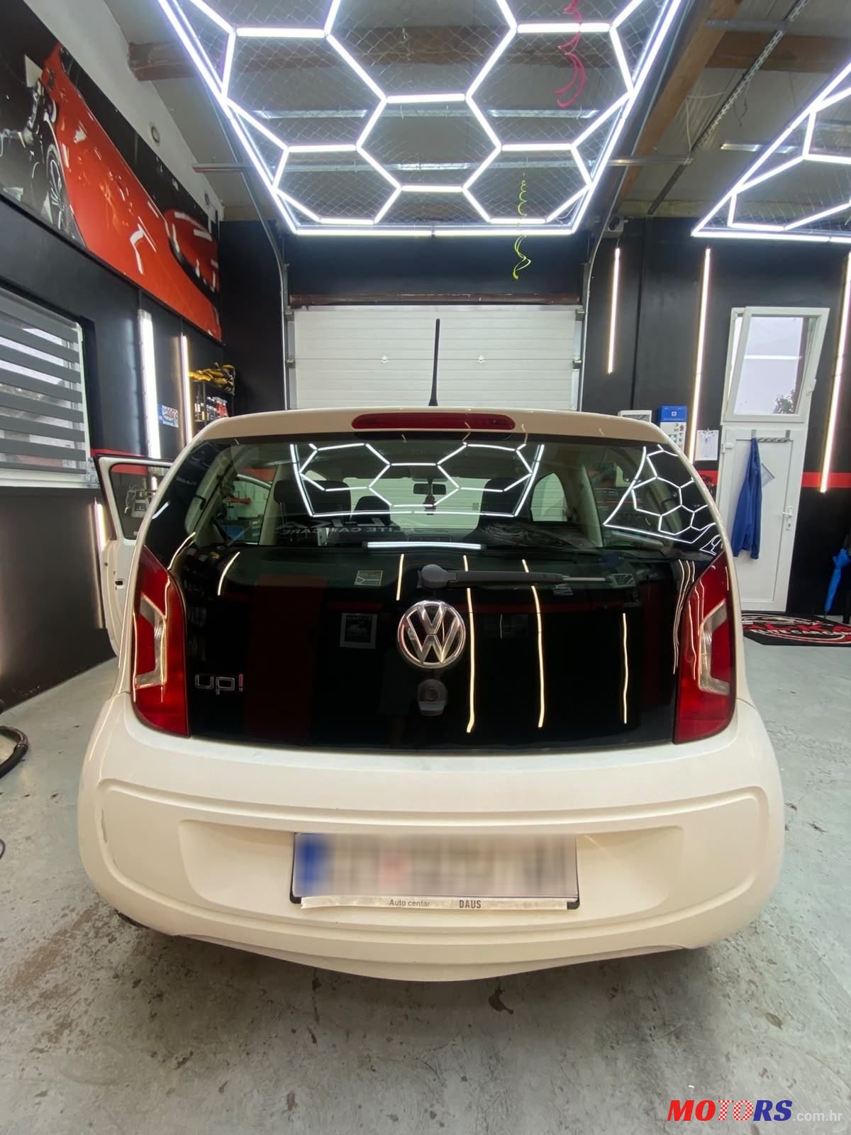 2016' Volkswagen Up! 1,0 photo #3