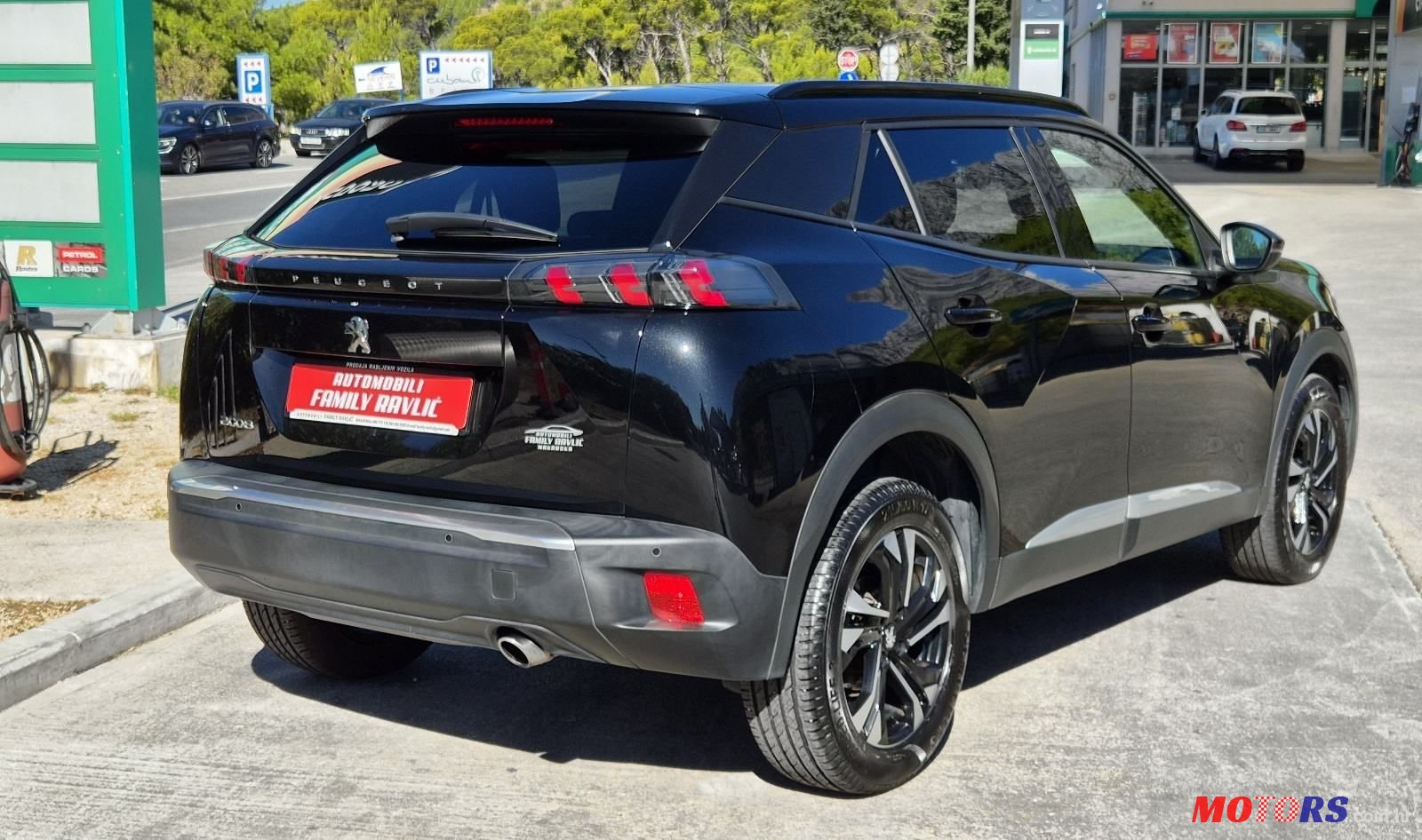 2023' Peugeot 2008 1,5 photo #5